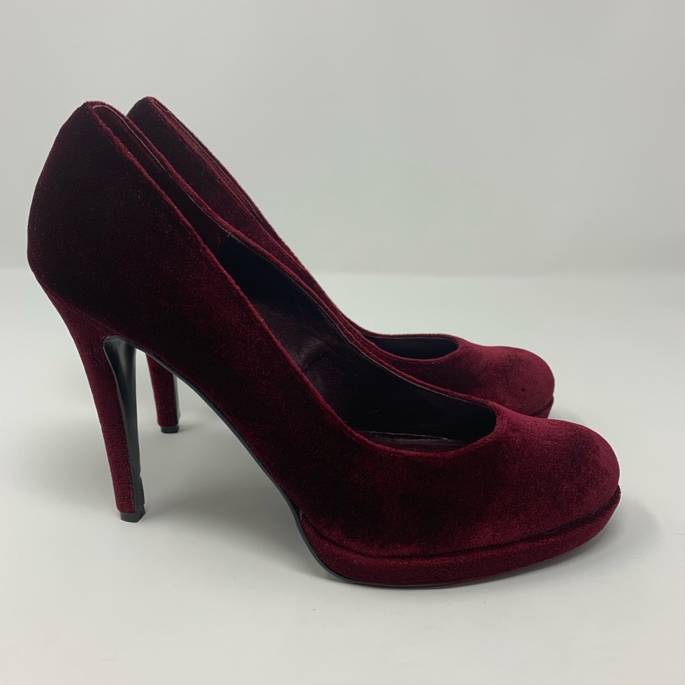 Colin Stuart Velvet Platform Heel - Picture 4 of 7